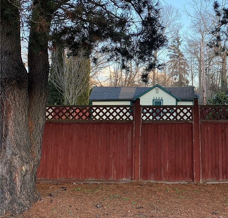2nd image of 1620 Lincoln St