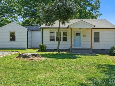 204 N Oak St, Lowell, NC, 28098