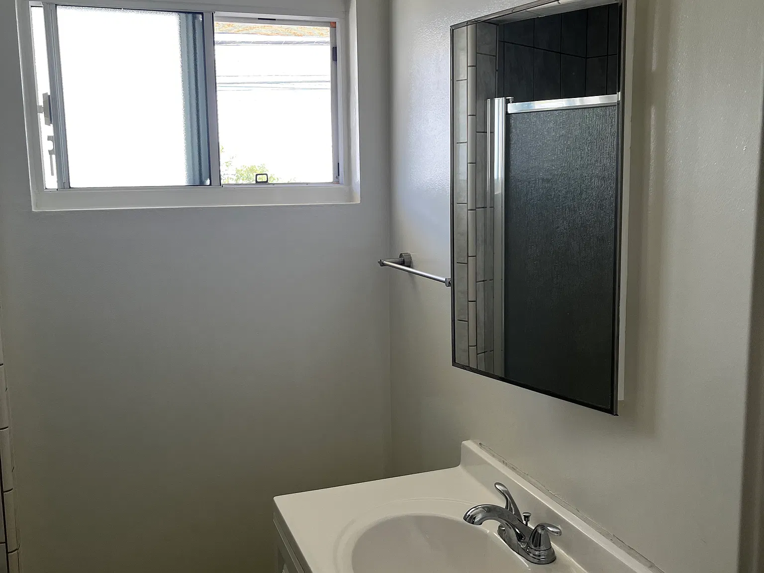 2 bed, 900 sqft, $3,725 — Photo 4