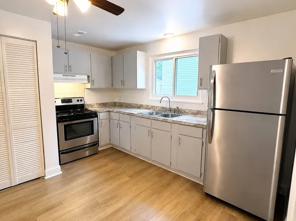 18 Strasbourg Dr #1, Buffalo, NY 14227