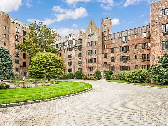 66 Milton Rd Rye, NY 10580 (03 of 20 ).jpg