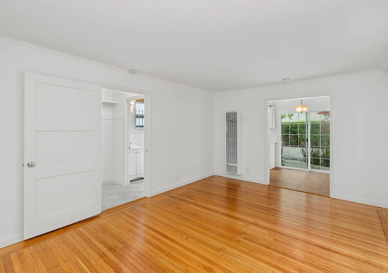 1500 Floribunda Avenue (967r) — Photo 2