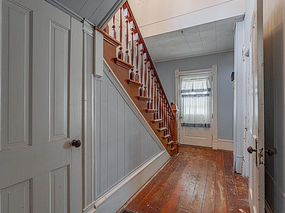 5th image of 521 N Mason St