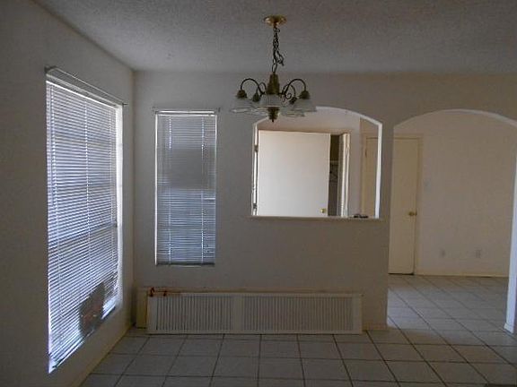 2nd image of 10827 Cardigan Dr #10829
