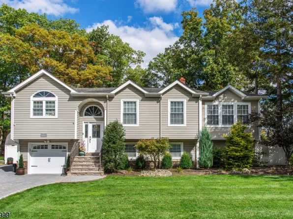 6 Melissa Dr, Totowa Boro, NJ 07512