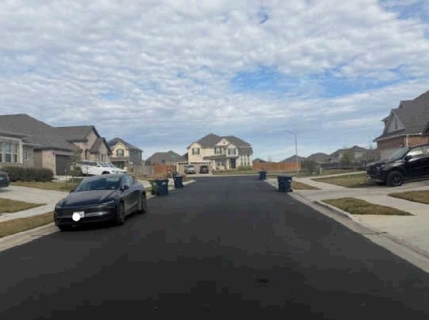 Exterior Neighborhood (street photo)