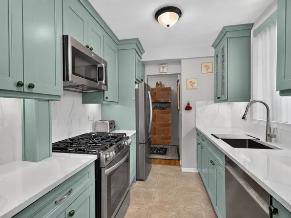 830 Howard Avenue image 1 of 15