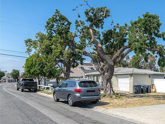 5th image of 4301 W Lilac Ave