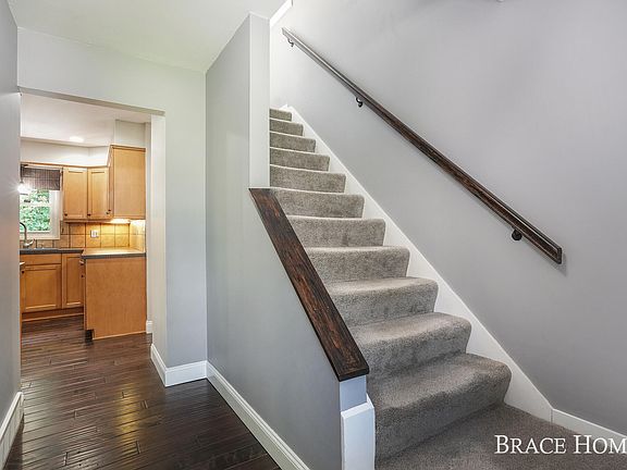 4th image of 6232 Scotthille Dr SE