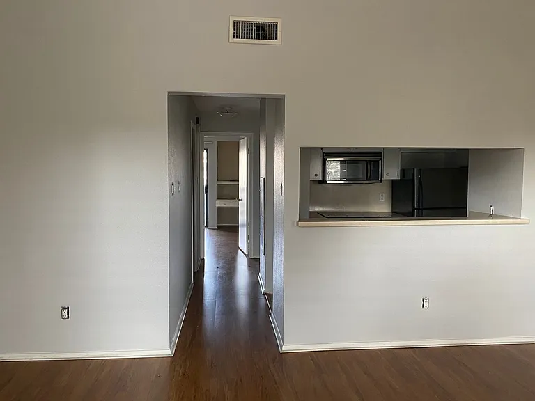 612 Park Pl #301 — Photo 9