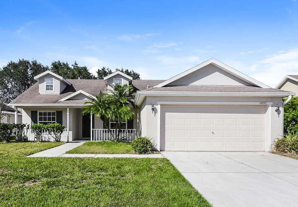12057 Warwick Cir