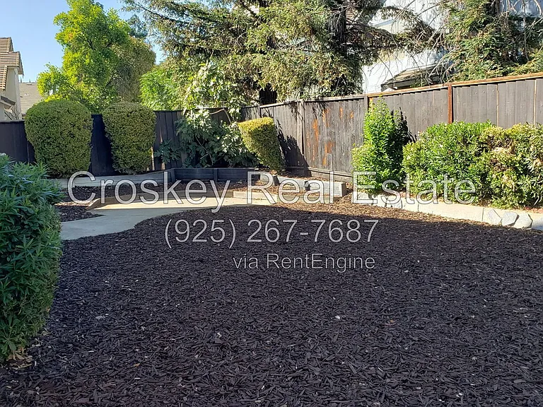 4717 Knollpark Cir — Photo 13
