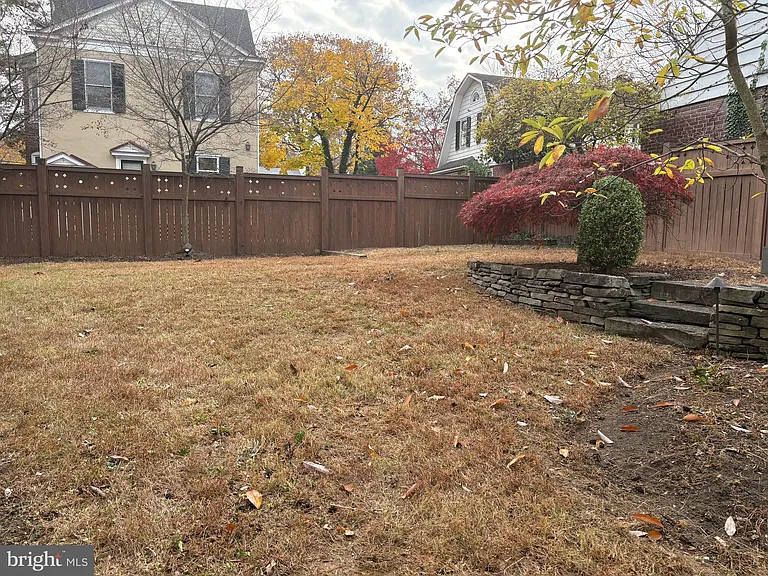 11 Chestnut St — Photo 39