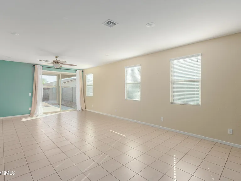 12329 W State Ave — Photo 4