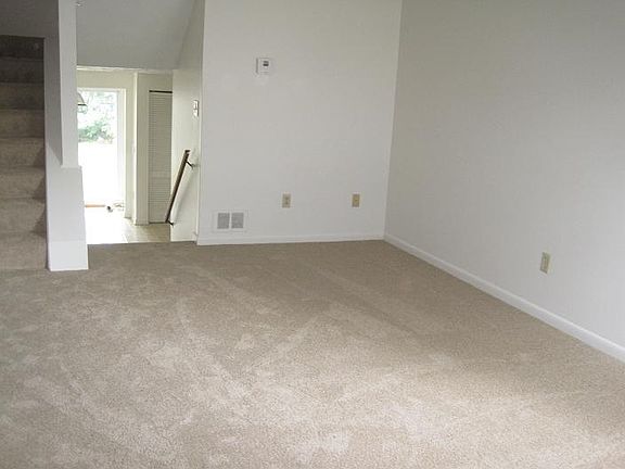 5th image of 23 Parkwood Ln