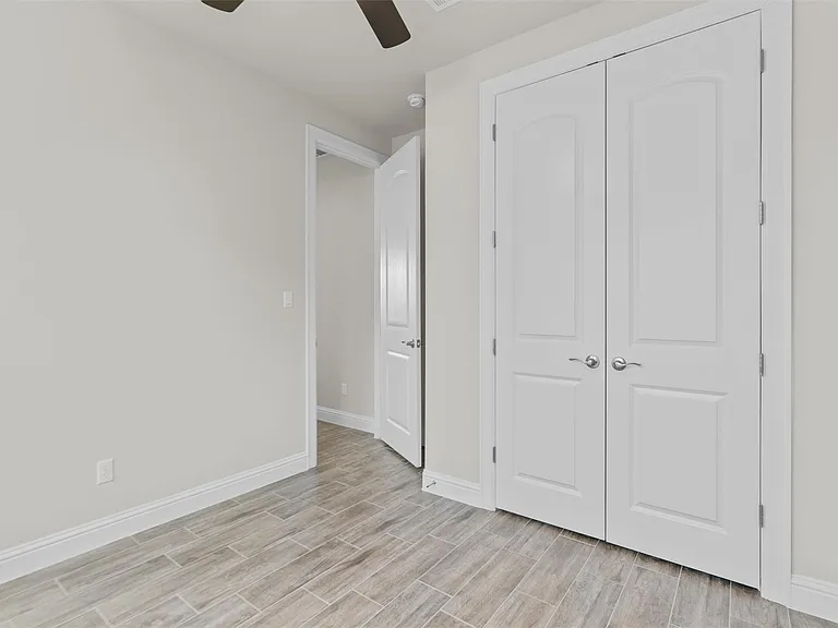205 Riverhill Cv — Photo 26