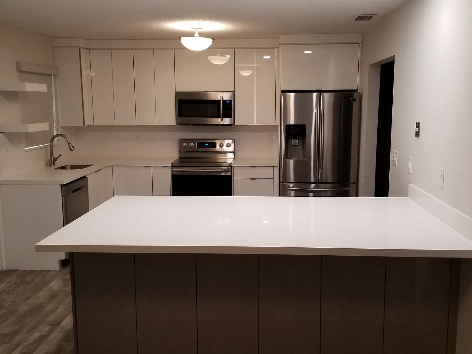 3 bed, 1653 sqft, $3,900 — Photo 3
