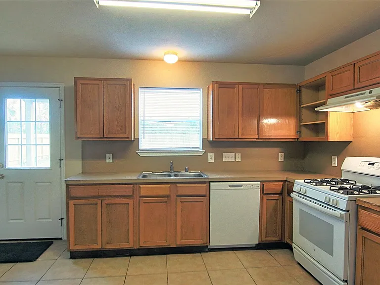 7419 Kennemer Dr — Photo 10