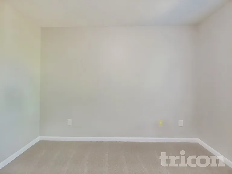 225 Lossie Ln — Photo 10