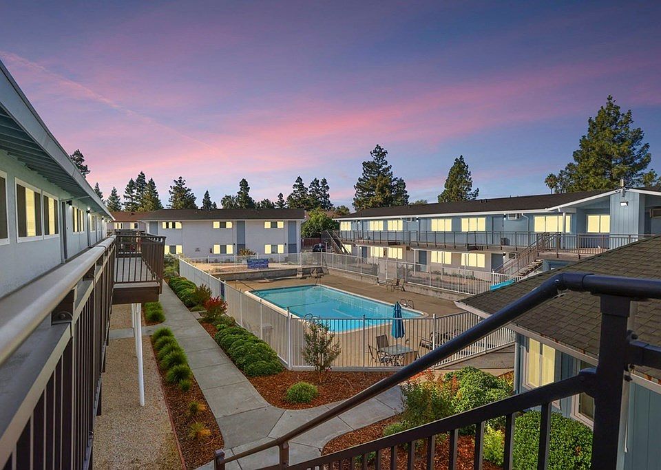 1st image of 1990 Grande Cir APT 38