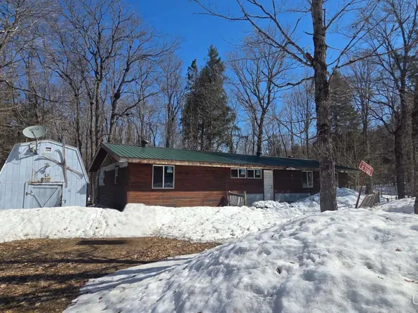 7122 Maple Grove Rd, Munising, MI 49862
