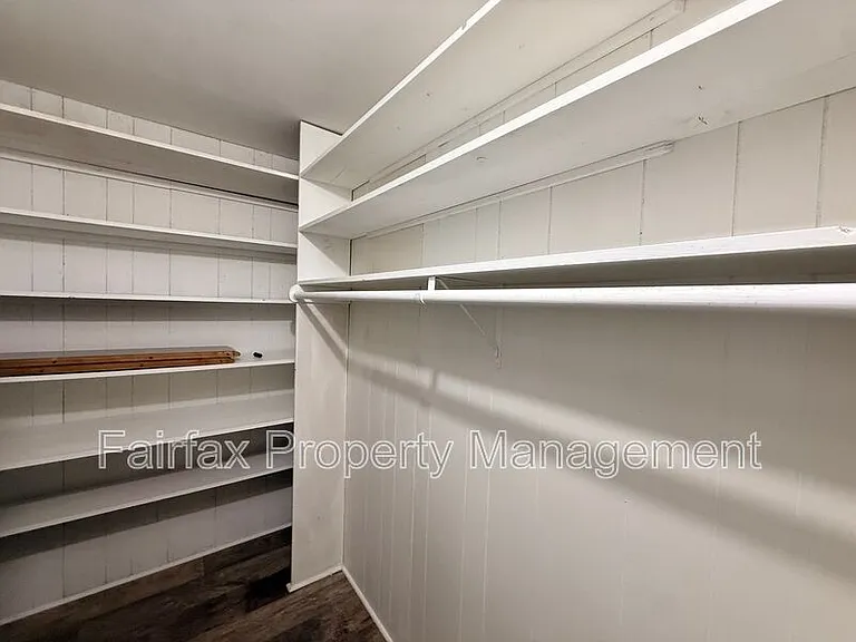 6906 Baywood Dr — Photo 8