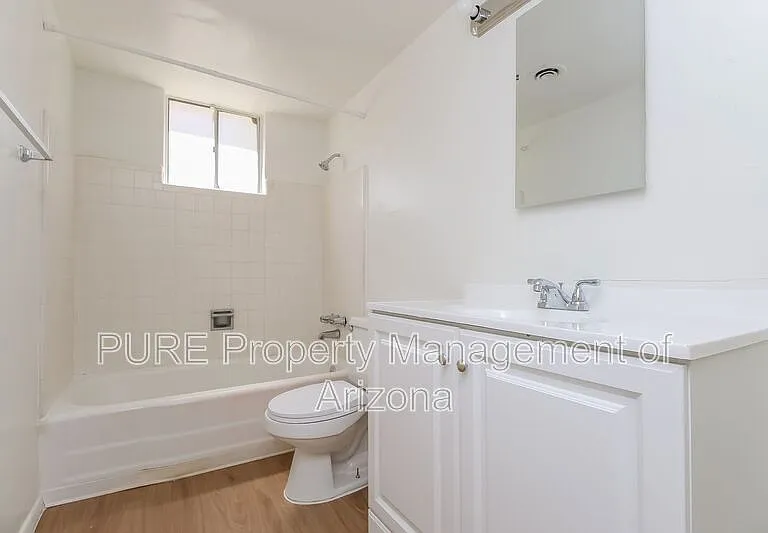 221 E 2nd Ave #9 — Photo 16