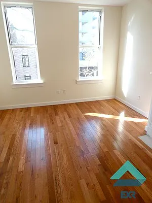 Rented by EXR | media 15