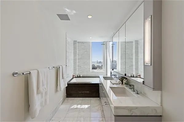 Sold by Silk Realty Group LLC | media 25