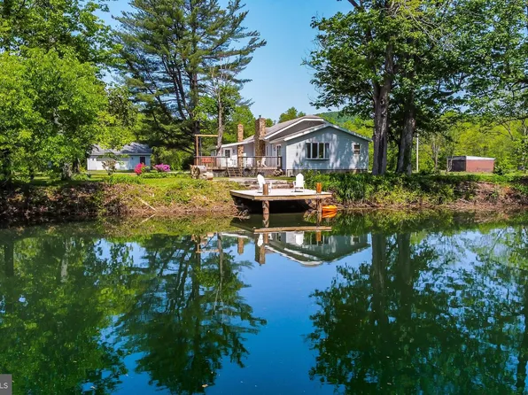 92 Cottage Ln, Mill Hall, PA 17751