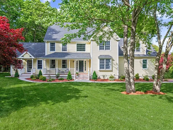 16 Stable Way, Medway, MA 02053