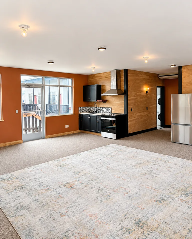 Modern 1 Bed / 1 Bath Live-Work Space — Photo 1
