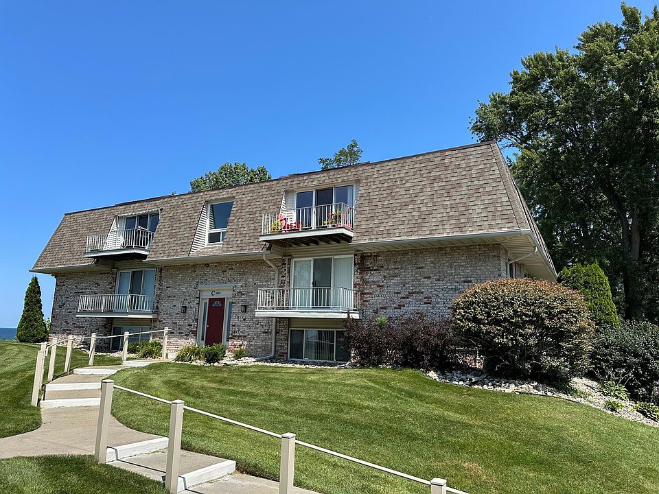 1st image of 3610 Lakeshore Dr APT C4