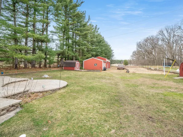 34986 64th Ave, Paw Paw, MI 49079
