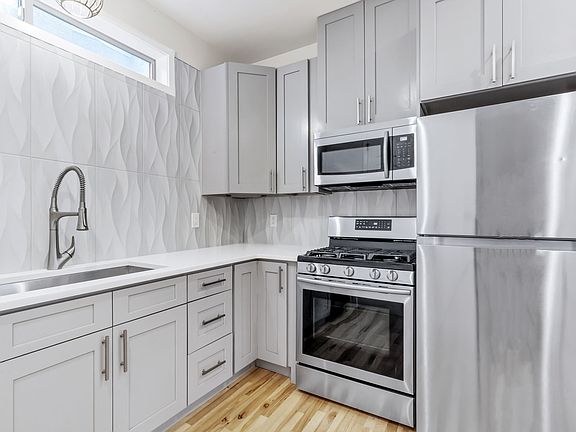 5th image of 3303 N Navajo St #3