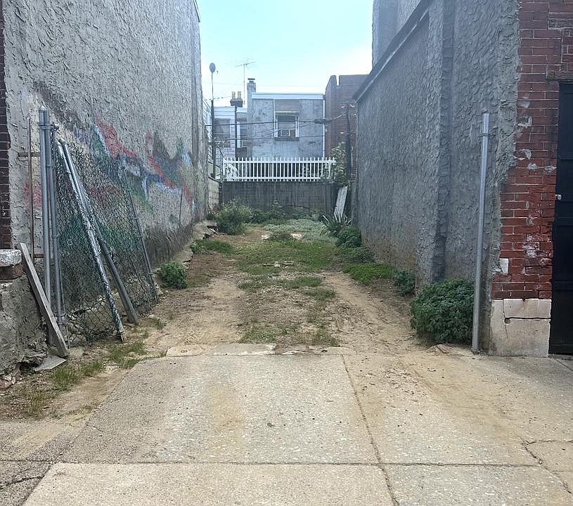 1st image of 624 Mountain St
