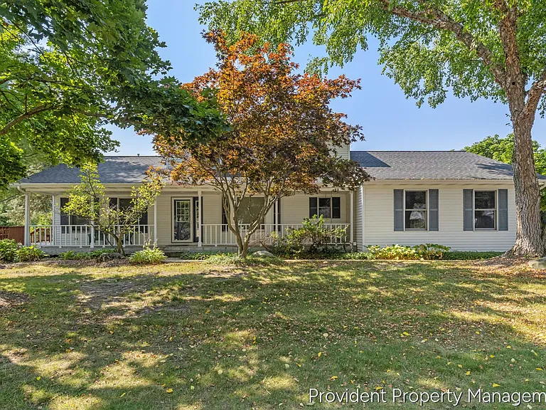 1030 73rd St SE — Photo 1
