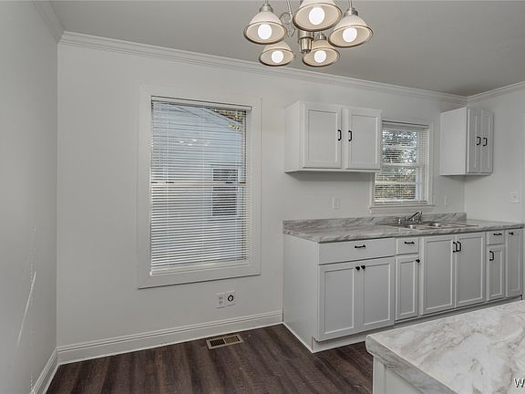 2nd image of 4313 Virginia Dr