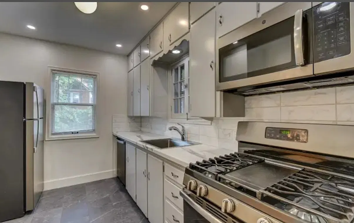 4308 Center St — Photo 2