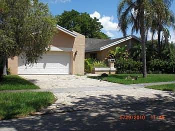 2nd image of 9700 SW Hundred Avenue Rd