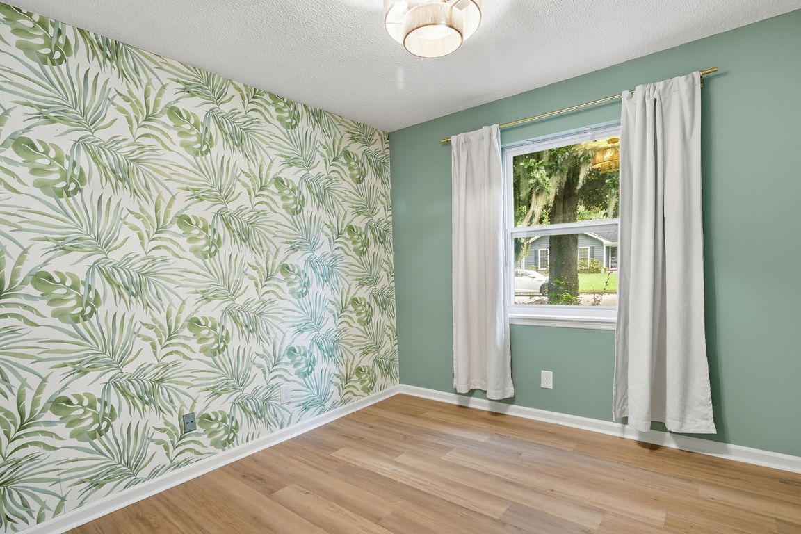 next background image