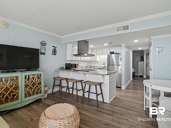 5th image of 333 W Beach Blvd #304