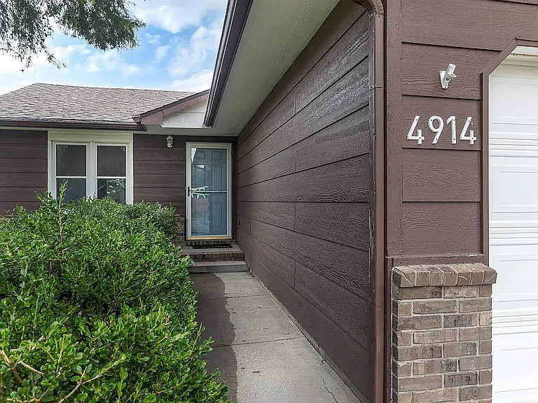 3 bed, 1580 sqft, $1,895 — Photo 2