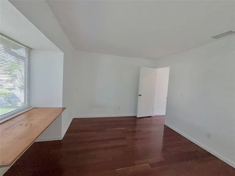 3707 Pine Cone Cir — Photo 11