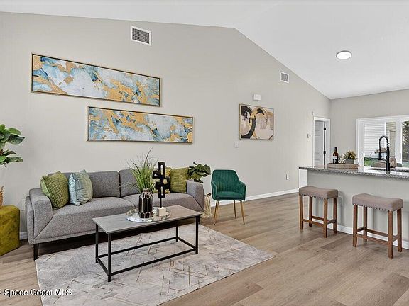 5th image of 2023 Sherry St