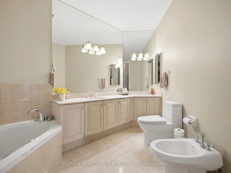 35 Kingsbridge Garden Cir #3301 — Photo 15