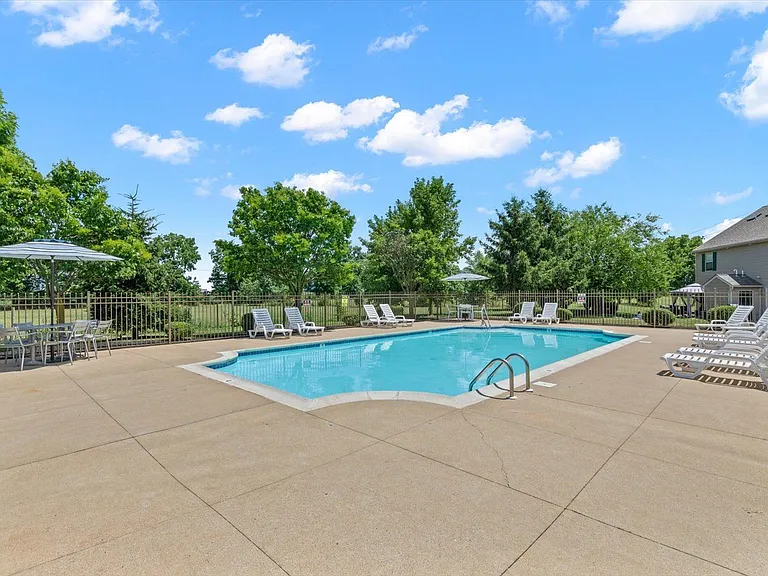 35 Covington Ct — Photo 12