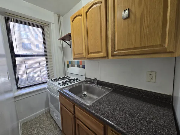 1340 Merriam Avenue image 4 of 5