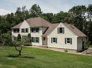 115 Parlin Ln, Watchung, NJ 07069