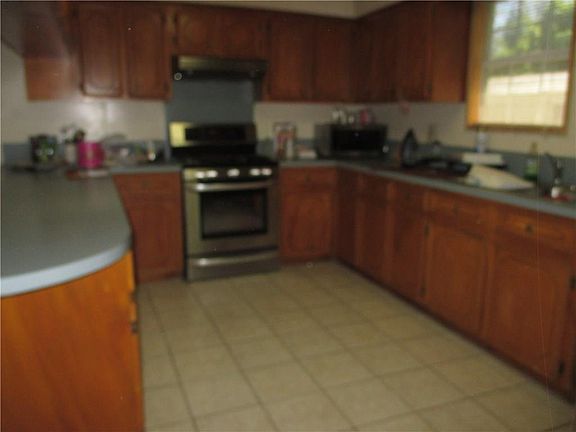 4th image of 2701 General Arnold Ave